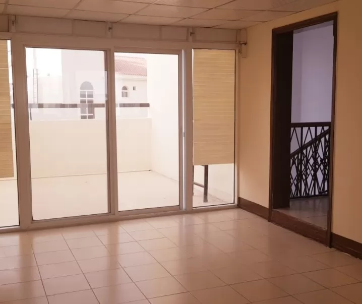 Residential Ready Property 3 Bedrooms U/F Villa in Compound  for rent in Al Sadd , Doha #9742 - 5  image 